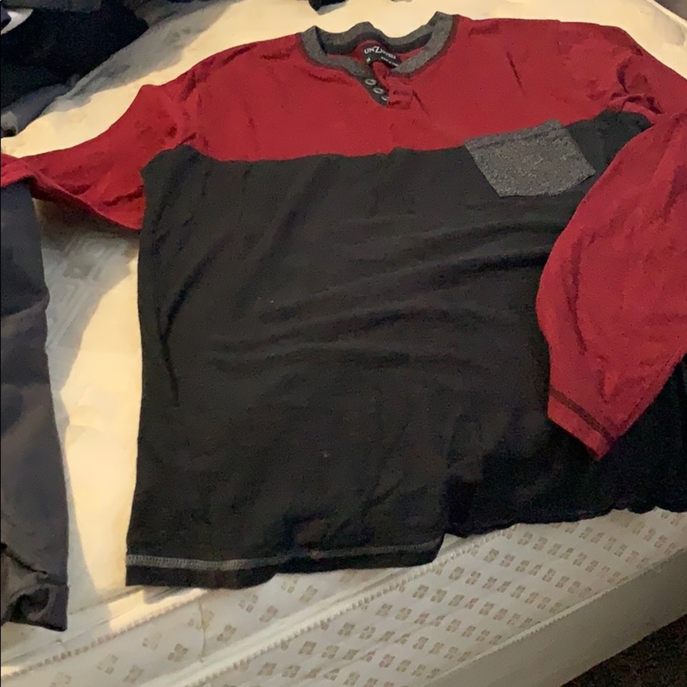 Men’s shirt black and maroon